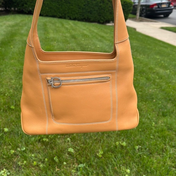 NWOT Salvatore Ferragamo Tan Pebbled Leather Shoulder Bag with Silver Hardware - Picture 2 of 16